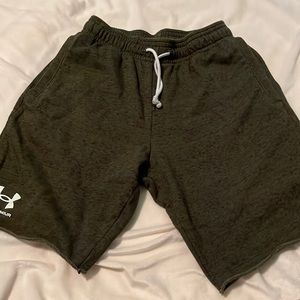 Dark grey/ black shorts